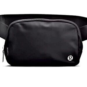 Black Lululemon 1L Everywhere Belt Bag *NEW WITH TAGS*